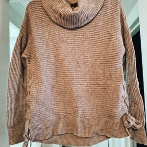 Light grey ribbed sweater